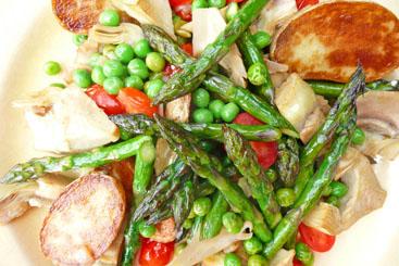 Artischockengemüse mit wildem Spargel, Erbsen und jungen Kartoffeln.jpg