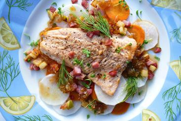 Gebratener Bachsaibling auf süss-scharfem Apfel-Rettichsalat.jpg