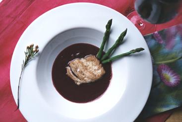 Gebratener Saibling an Rotweinbutter mit grünem Spargel.jpg