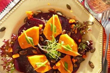 Ofenkürbis auf eingelegten Randen an Vanille-Estragon-Vinaigrette.jpg