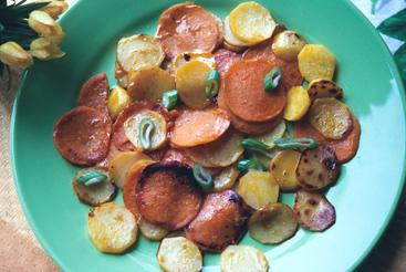 Orangenkartoffeln mit Frühlingszwiebeln, Knoblauch und Petersilie.jpg