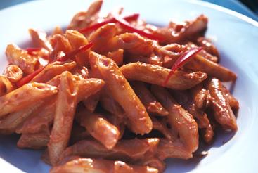 Penne an pikantem Tomatenrahm.jpg