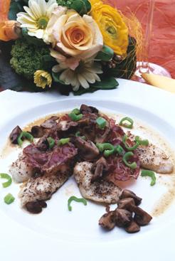 Scholle mit Pilzen, Coppa und Zitrone.jpg